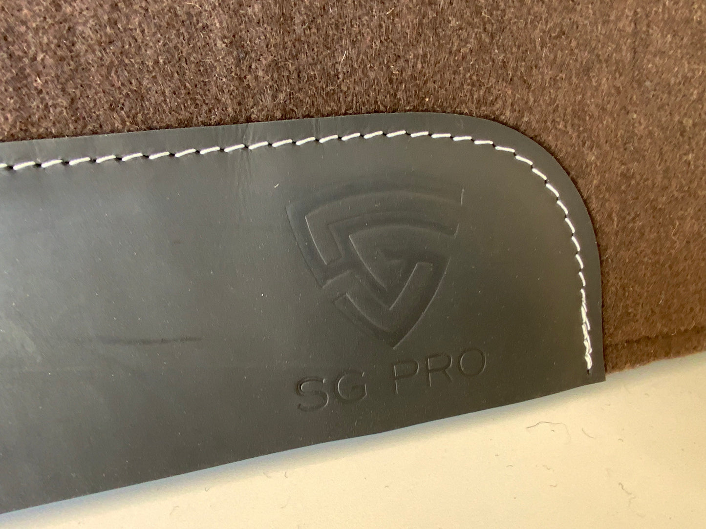 Sudadero Carona Chocolate de Fieltro 32”X32” de 3/4” de grosor.