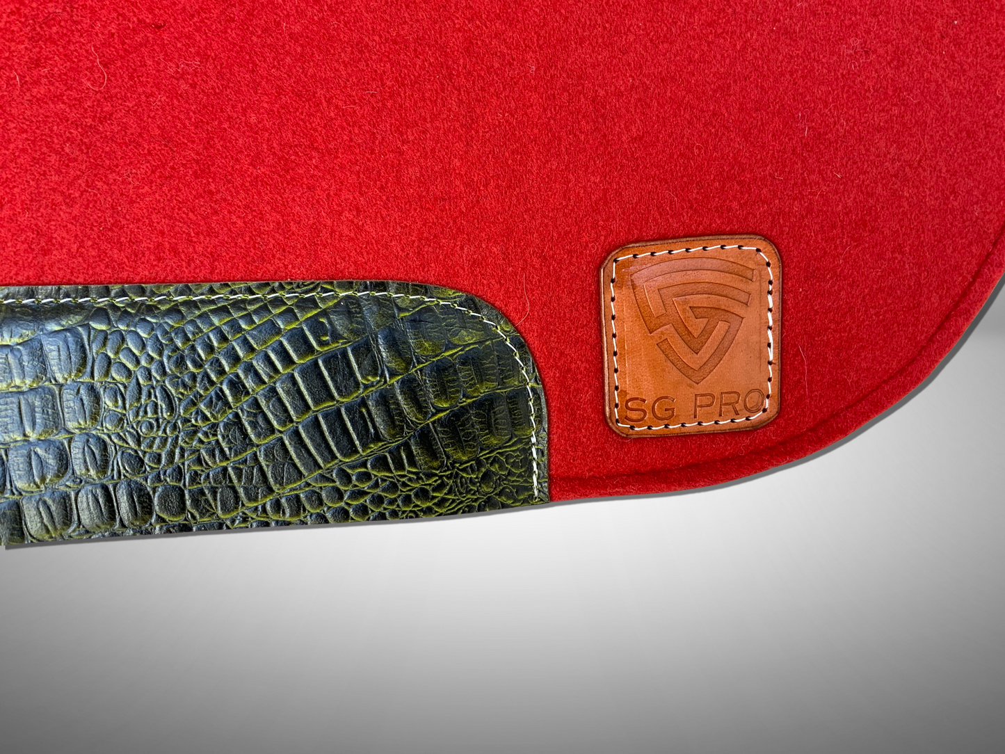 Sudadero Carona color Rojo, de Fieltro de 32”X32” de 3/4” de grosor.