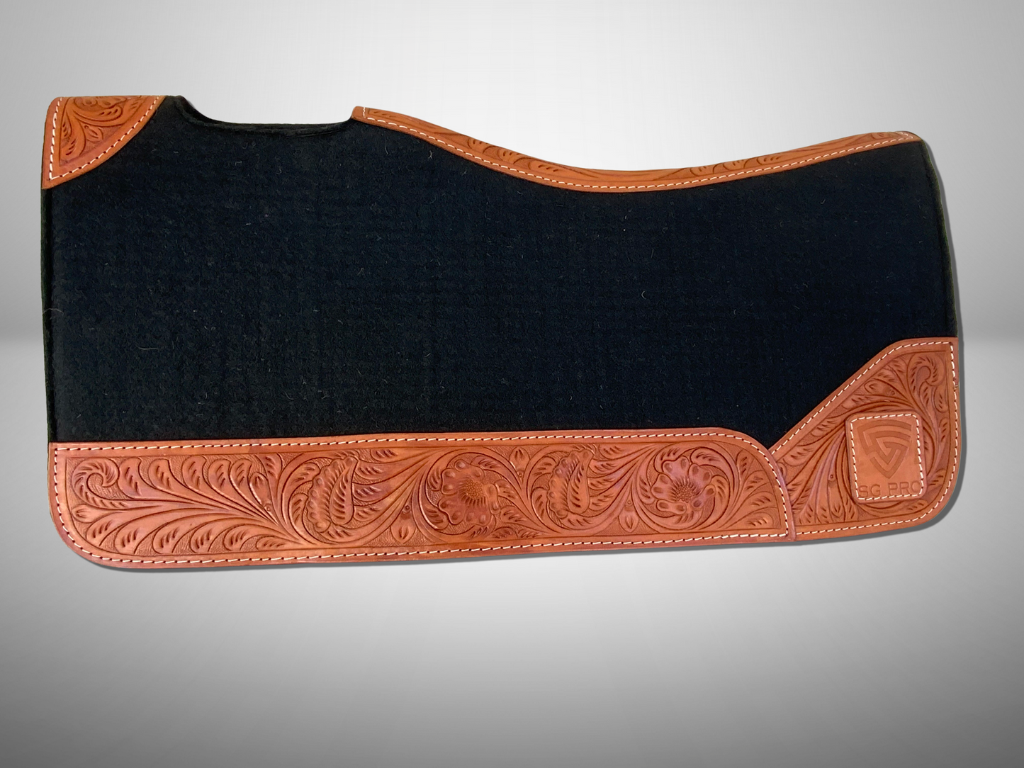 Sudadero Carona, color Negro con vaqueta cincelada de 32”X32” de 3/4” de grosor.