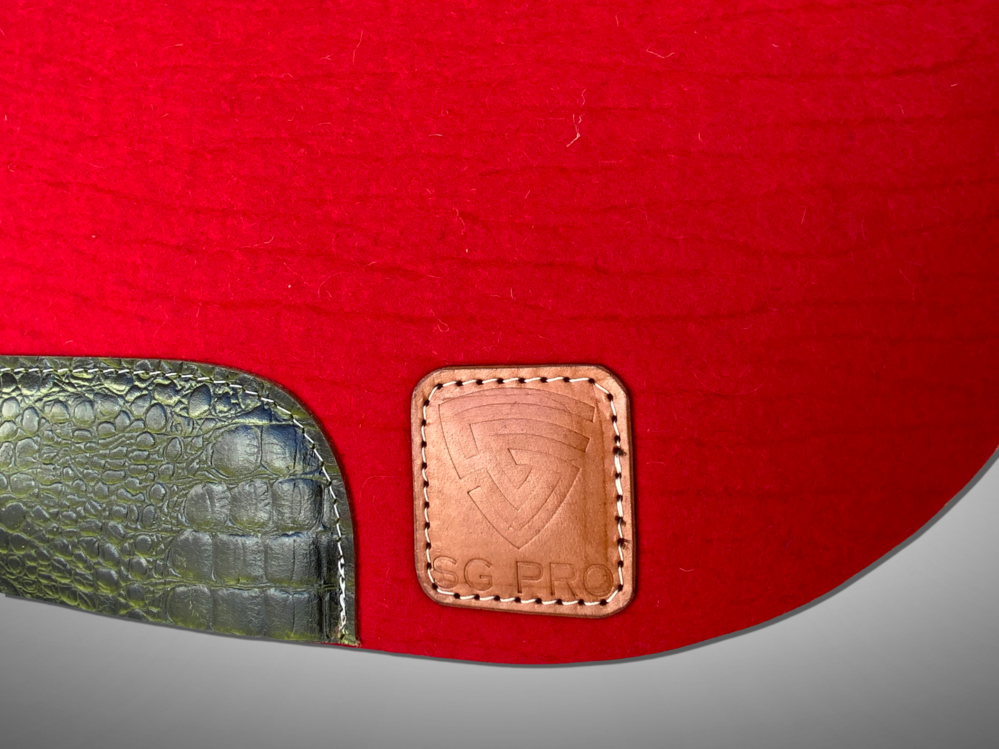 Sudadero Carona Rojo, de lana 100% natural de Oveja Merino de 32”X32” de 3/4 de grosor.